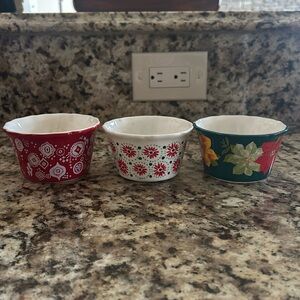 Set of three pioneer woman, small bowls